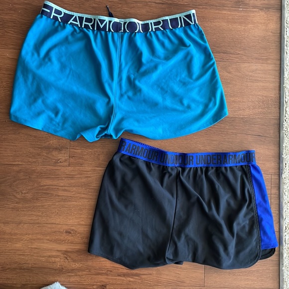 Under Armour Women’s Athletic Shorts(2) - Size Large - Picture 4 of 7